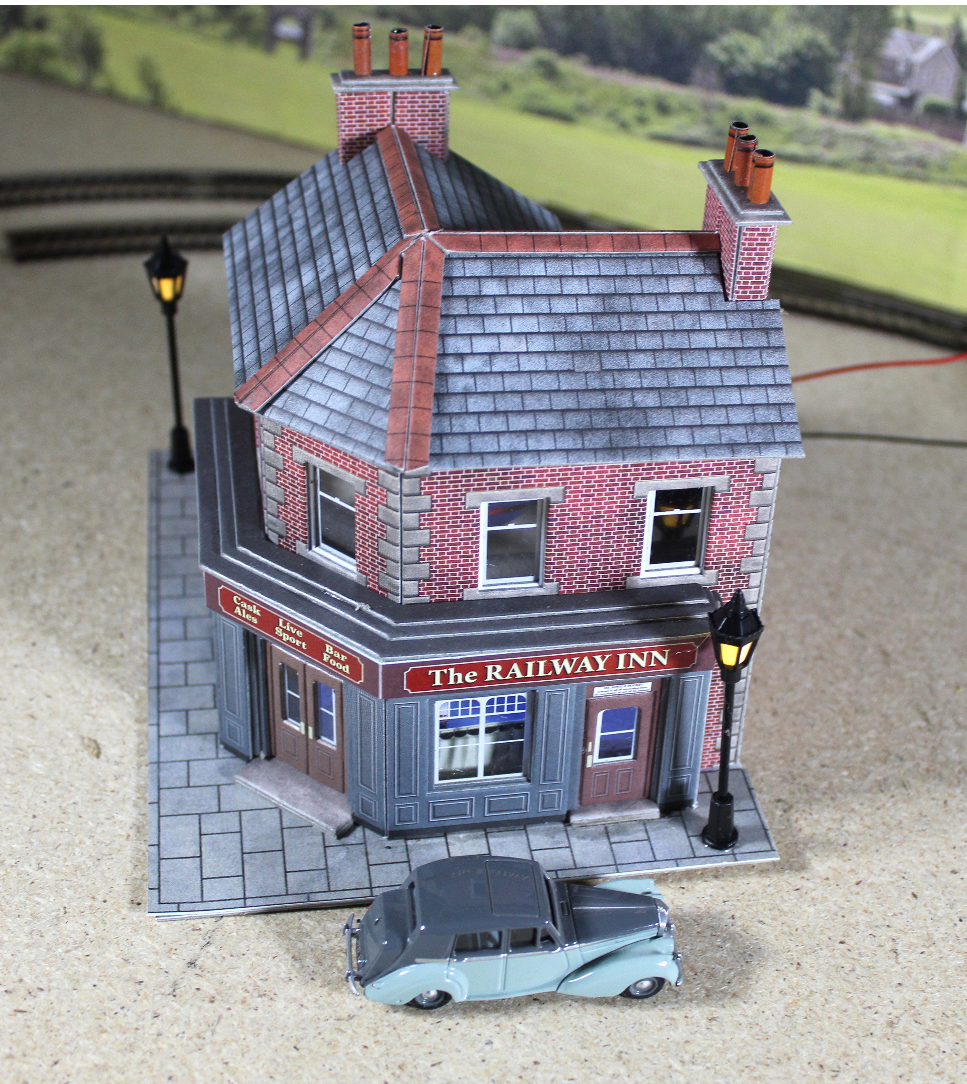 Metcalfe  00 Scale Railway Inn Pub,  Lights & Street  Lights, Custom Build.