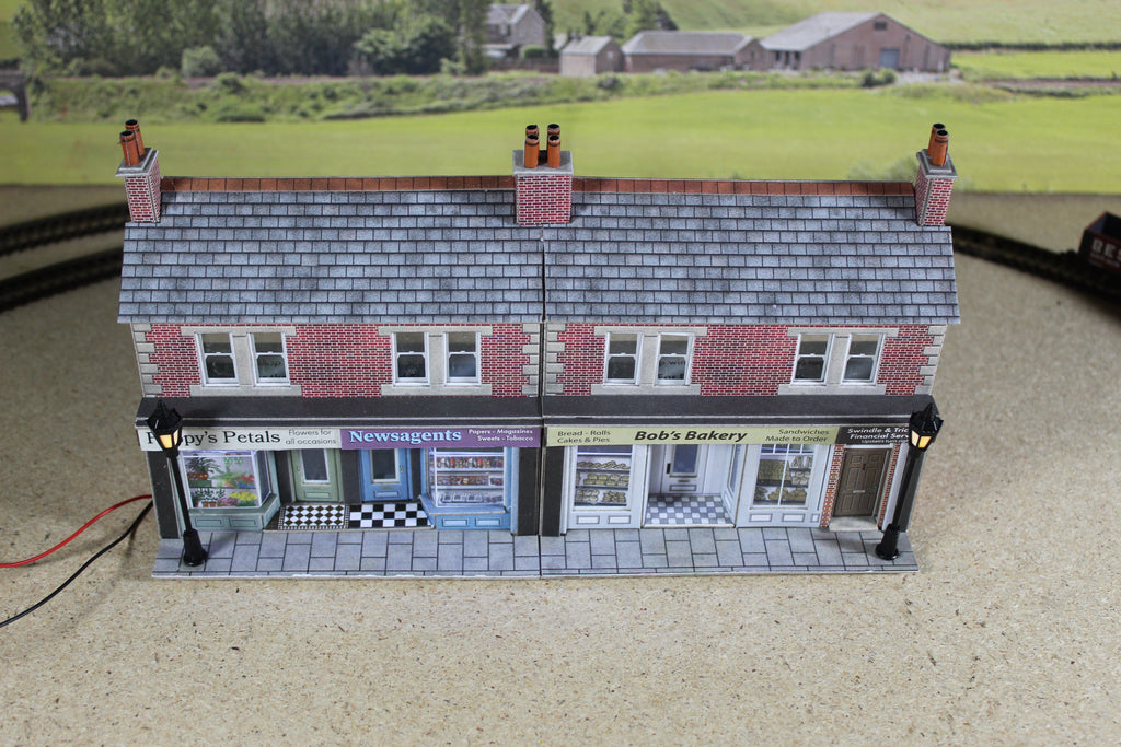 Metcalfe  00 Scale Brick Shops Row,  Lights & Street  Lights, Custom Build.