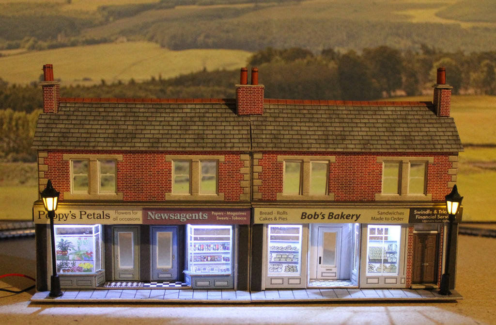 Metcalfe  00 Scale Brick Shops Row,  Lights & Street  Lights, Custom Build.