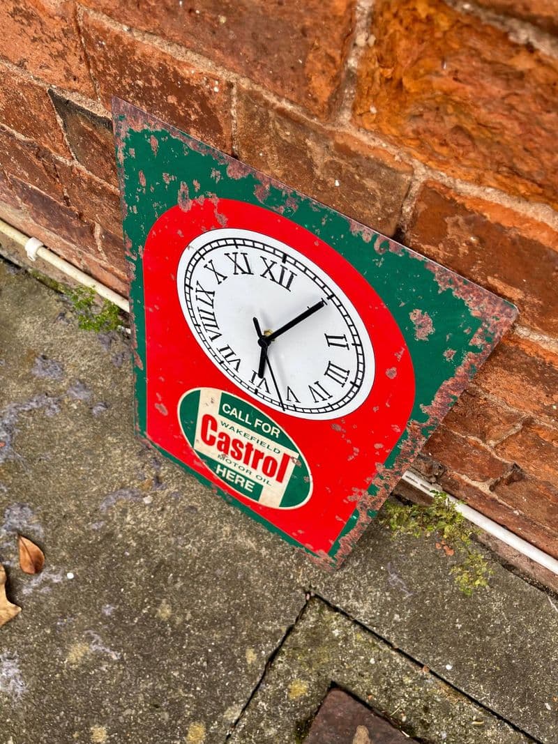 Clock Castrol Tin Sign Metal Sign Plaque 30x45cm, red & green